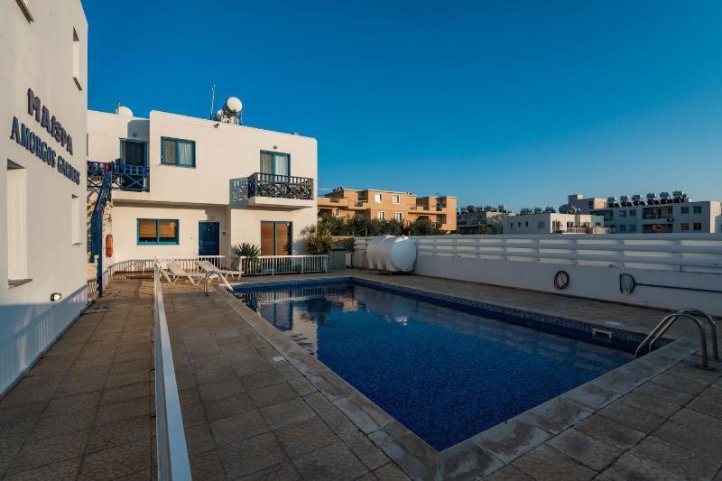 Appartement Central Gem - 10 Min Walk To The Sea, Harbor And Mall à Paphos Extérieur photo