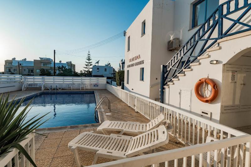 Appartement Central Gem - 10 Min Walk To The Sea, Harbor And Mall à Paphos Extérieur photo